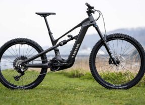Canyon Strive:ON 2026: Bosch CX Gen 5 und Carbon-Enduro ab 4.999 Euro